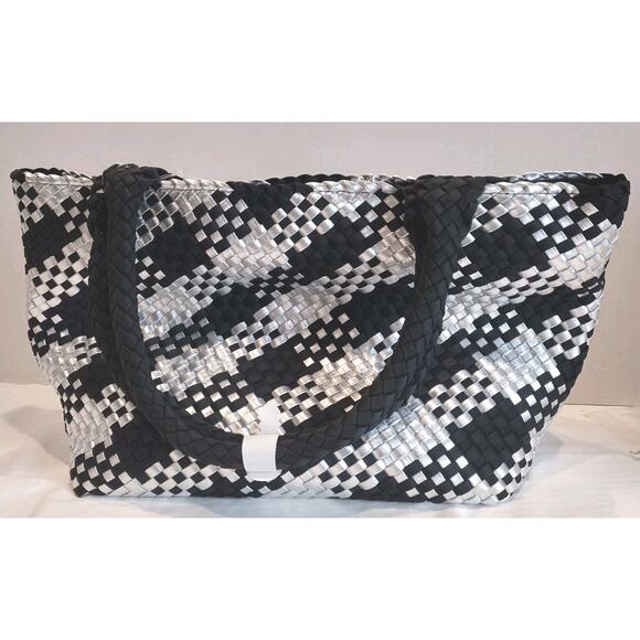NEW WILDFOX LARGE NOIR (SILVER) & BLACK WOVEN DOUBLE HANDLE TOTE BAG $125 - Picture 4 of 10